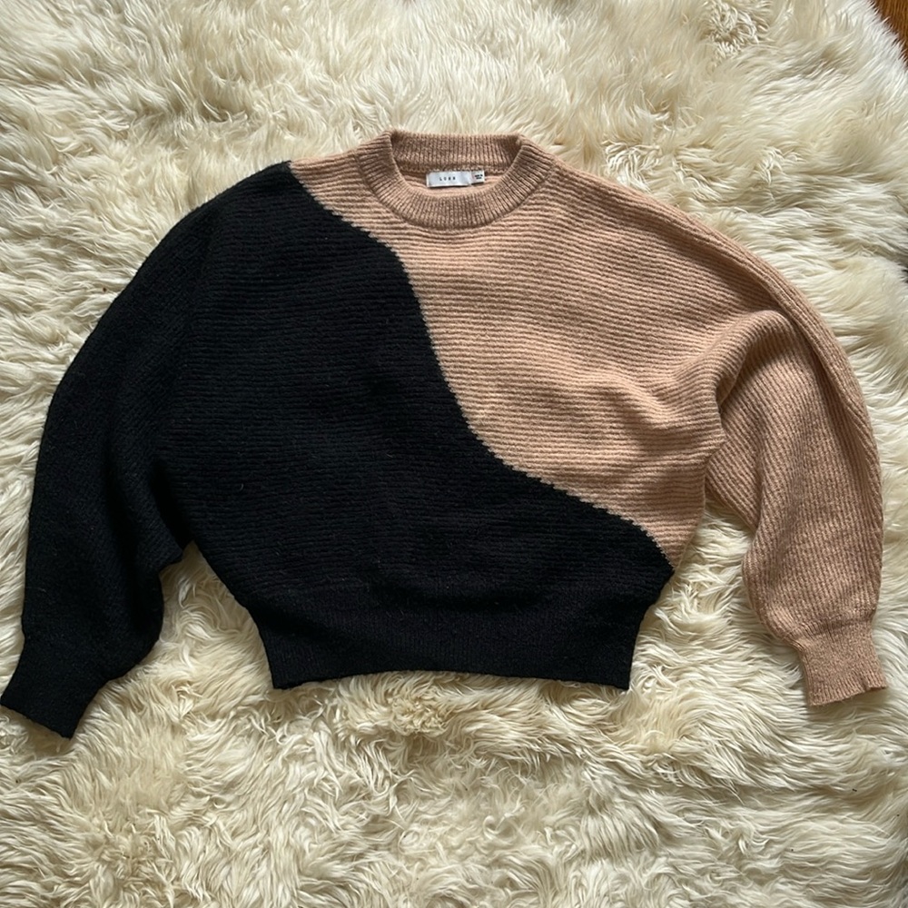 Small Lush camel and black sweater